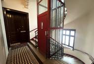 UNBEFRISTET - Helle 3-Zimmer Altbauwohnung mit separater Küche im 2. Liftstock und KFZ-Stellplatz optional