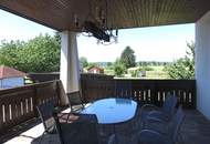 *ORTSRANDLAGE:* Wohnhaus mit sehr schönem, ebenen Garten und großzügigem Grundstück.