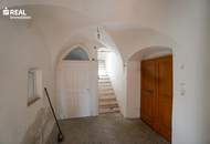 Ehemaliges Pfarrhaus mit großem Gartengrundstück