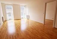 INNSTASSE, unbefristete 67 m2 Altbau, 2 Zimmer, Komplettküche, Wannenbad, Parketten, 3. Liftstock