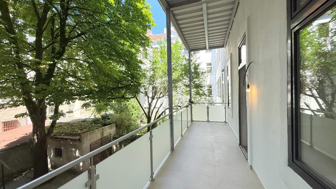 Modernes Wohnambiente mit Balkon – attraktive Altbauwohnung nahe dem Augarten
