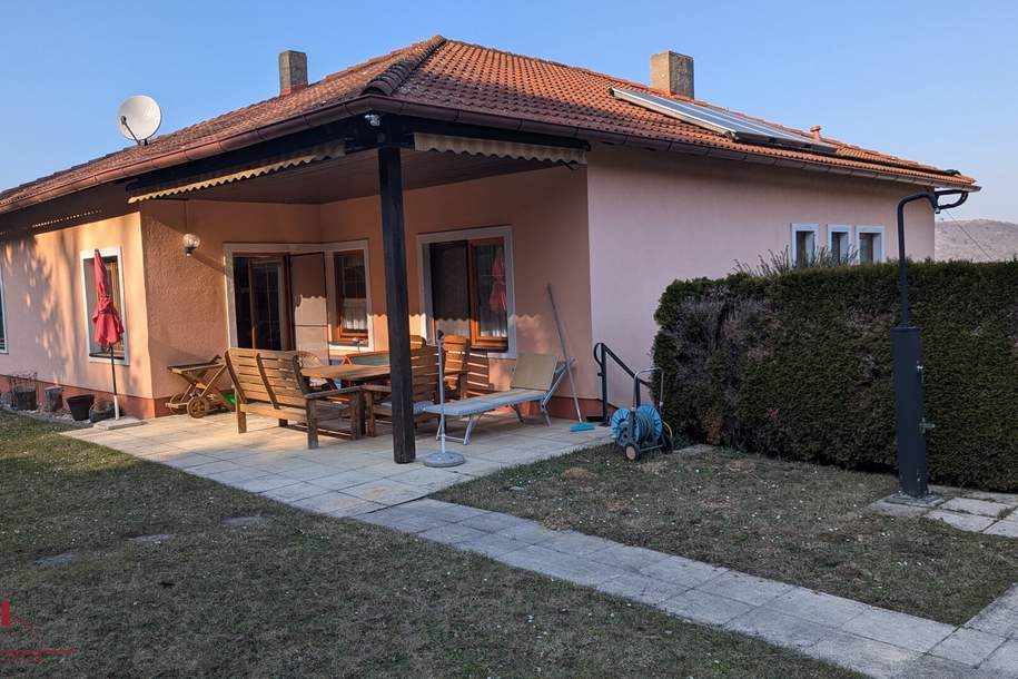 Geräumiges Wohnhaus in Ruhelage, mit Fernblick, in Hainburg an der Donau: ca. 180m² Wohnfläche mit Garten, 2 Terrassen, Pool und Garage!!!, Haus-kauf, 697.000,€, 2410 Bruck an der Leitha