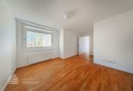 Wunderschöne 5 - Zimmer Wohnung mit Terrasse und Garten