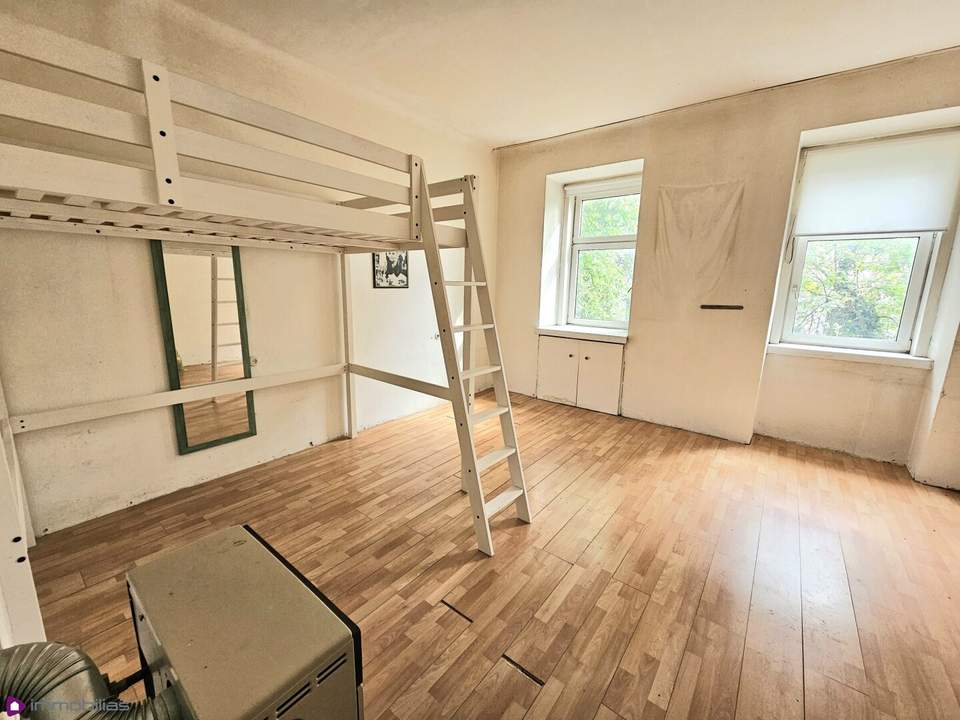 Sanierungsbedürftige Studentenwohnung im Herzen von Stadlau...