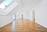 Erstbezug nach Errichtung | 3-Zimmer Dachgeschosswohnung mit Balkon in ruhigen Innenhof | PKW-Abstellplatz | fertiggestellt & bezugsbereit