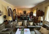 Stilvolles Haus in Bestlage von Wiener Neustadt – Großes Grundstück mit Pool, Altbaumbestand &amp; großer Garage