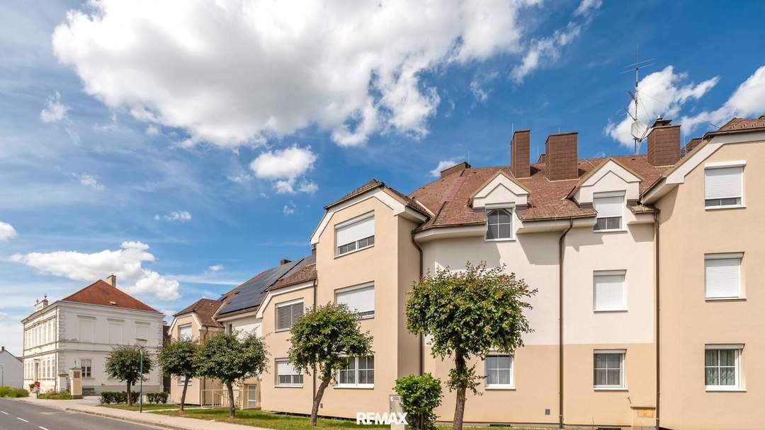 Neuwertige 3.Zi-Wohnung mit Stellplatz und großem Keller bei Bad Pirawarth