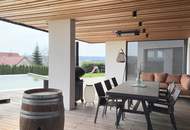 Architektenhaus in sonniger Ruhelage mit Spiral-Weinkeller, Infinity Pool und Burgblick