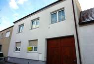 PREISREDUZIERT! Geräumiges Einfamilienhaus am Stadtrand mit Nebengebäude !