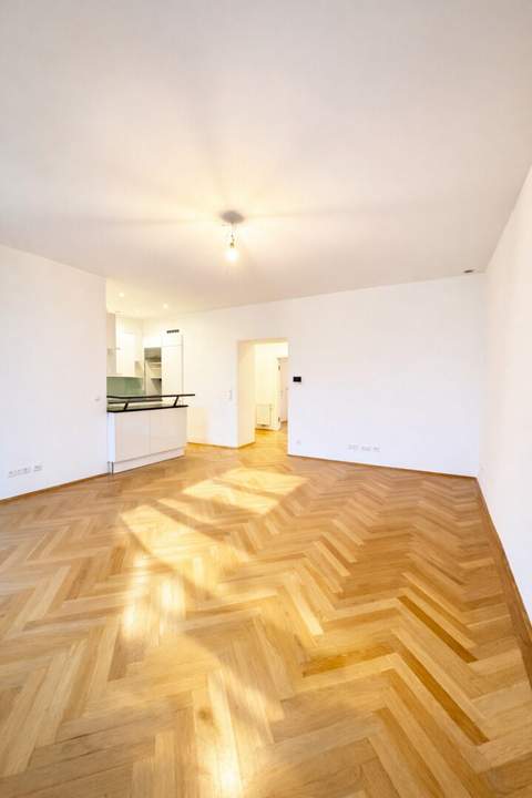 Stilvolles Altbau-Juwel mit Balkon gegenüber vom Augarten – charmant, großzügig &amp; urban