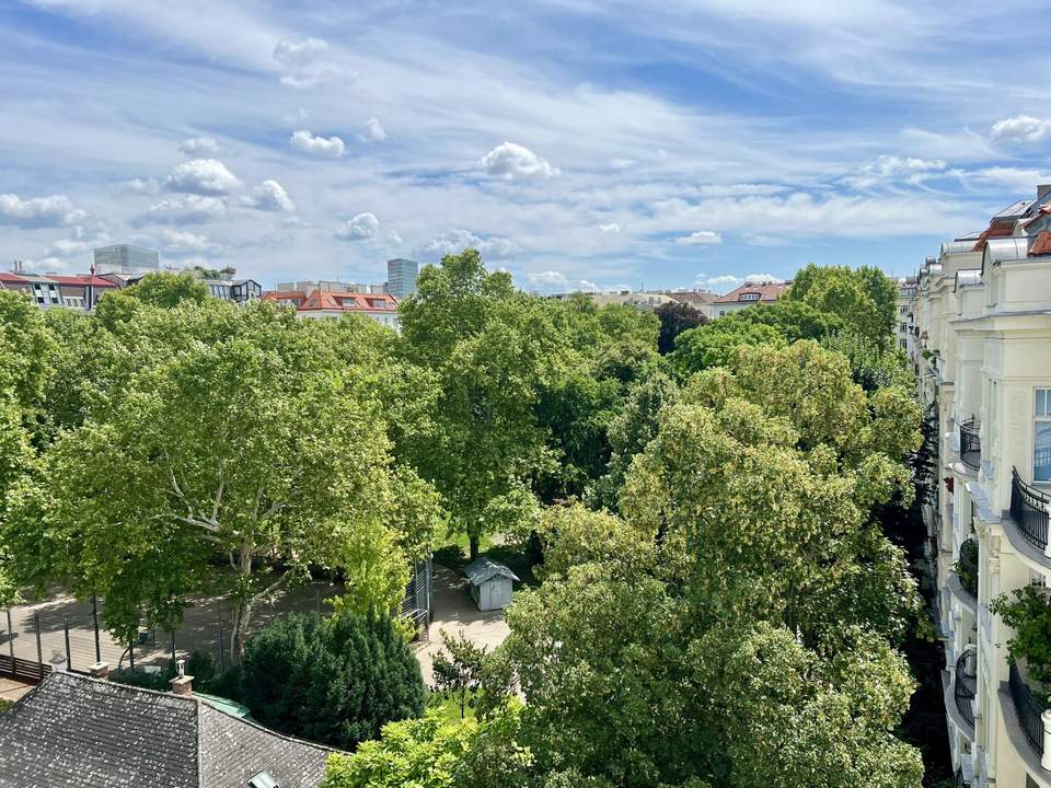 Luxus-Dachgeschoss-Wohnung mit Panoramablick in exklusiver Lage