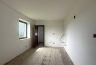 Zeit für einen Neustart: Sanierungsbedürftiges Haus in schöner Lage