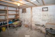 Einfamilienhaus und Nebengebäude in ruhiger Ortsrandlage mit Ausbaupotenzial