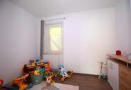 Wohnhaus mit zwei Einheiten und Donaublick