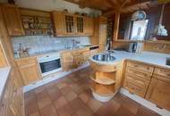 Mehrfamilienhaus mit Atelier, großem Grundstück und Fernblick ins Piestingtal