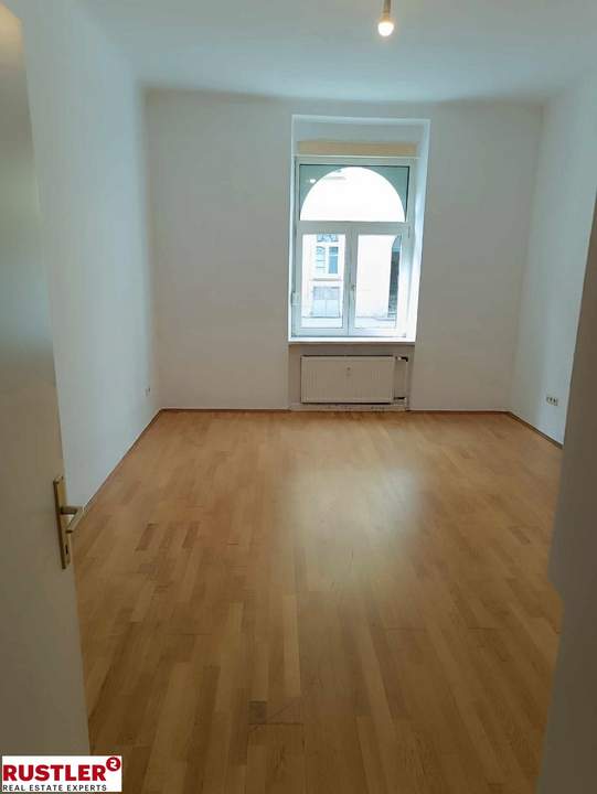 Nähe Innenstadt: GERÄUMIGE 2-Zimmerwohnung
