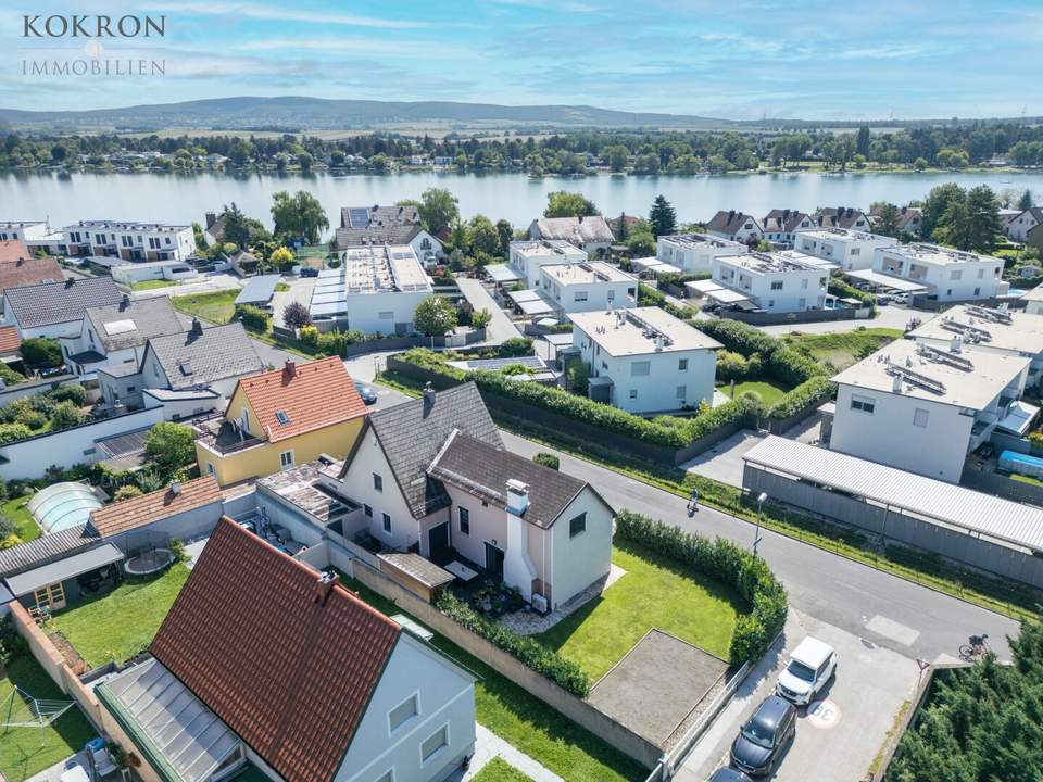 Ihr Traumhaus am See wartet auf Sie. Frisch saniert und auf Eigengrund!