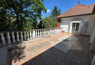 ZAUBERHAFTE VILLA MIT TRAUMHAFTEM BLICK AUF DIE WEINBERGE