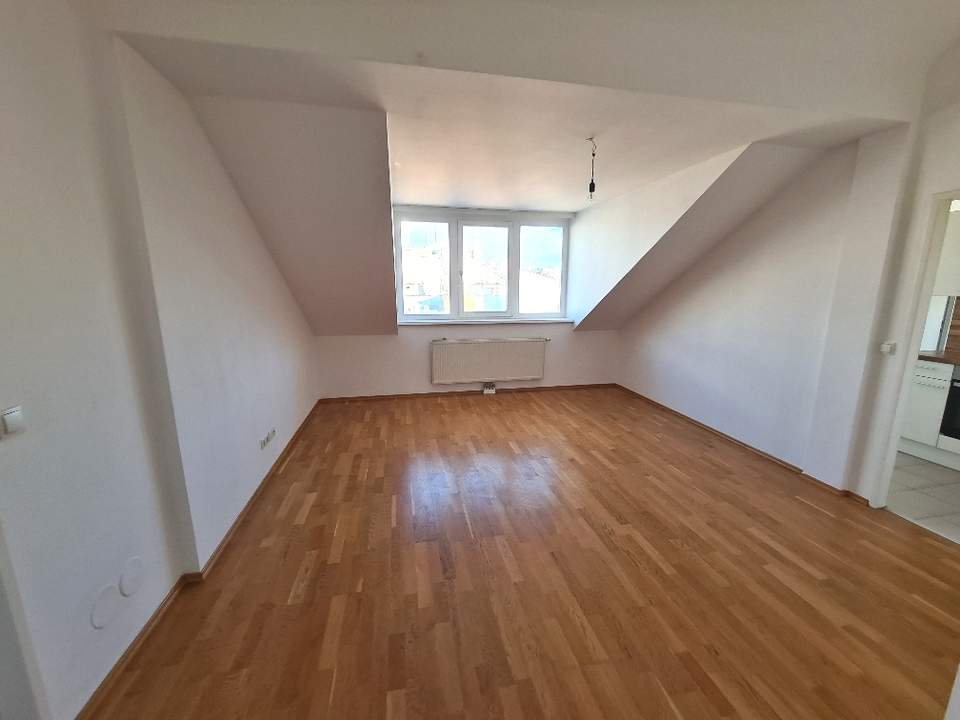 Toll aufgeteilte 2-Zimmer-Wohnung im Dachgeschoss!