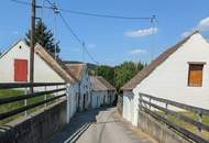 Traditionelles Presshaus mit angeschlossenem Gewölbe-Weinkeller