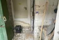 Einfamilienhaus in Ruhelage mit Schuppen und 4 Zimmer auf großem Grundstück, sanierungsbedürftig, zu kaufen!