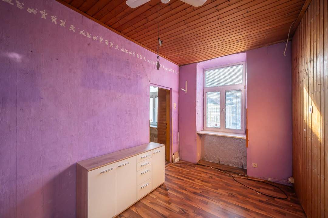 ++NEU++ sanierungsbedürftige 3-Zimmer Altbau-Wohnung - gut adaptierbarer Grundriss
