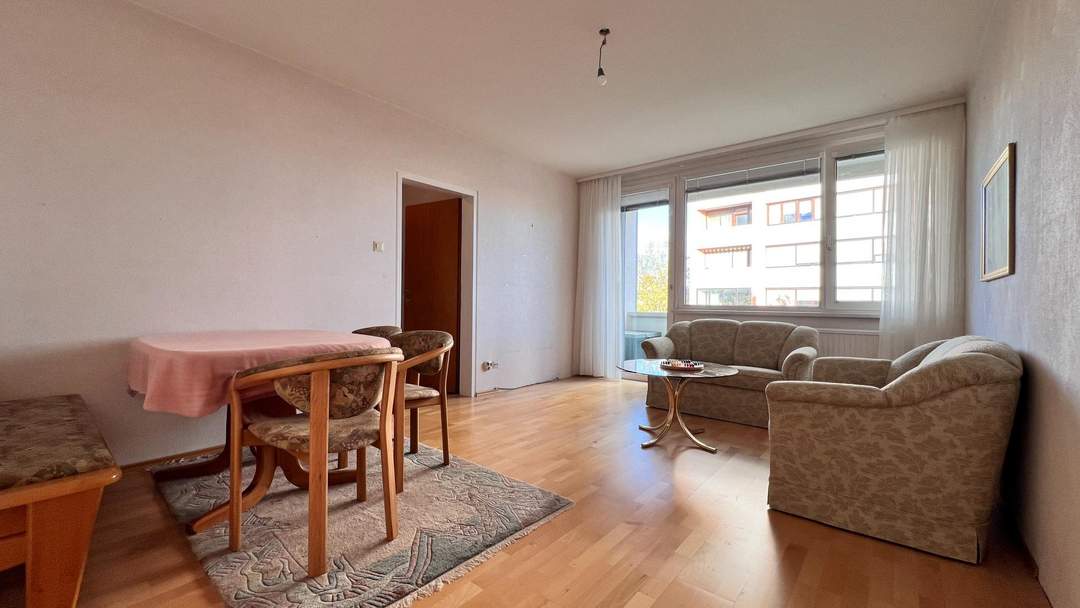 Eigentumswohnung mit Loggia – zentrale Lage in Fischamend