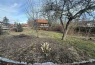 Sanierungsbedürftiges Wohnhaus mit Nebengebäuden