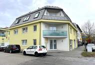 UNBEFRISTETES Eck-Geschäftslokal/-Büro direkt gegenüber Gymnasium Zehnergasse