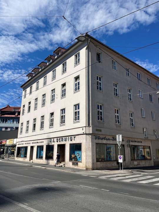 Graz-Zentrum: Wertbeständige Zukunftsvorsorge: Perfekt geschnittene 2-Zimmer-Wohnung! 3.OG Top 15 Bj 1841