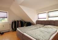 2-Zimmer-Dachgeschosswohnung mit Parkplatz und Klimaanlage!