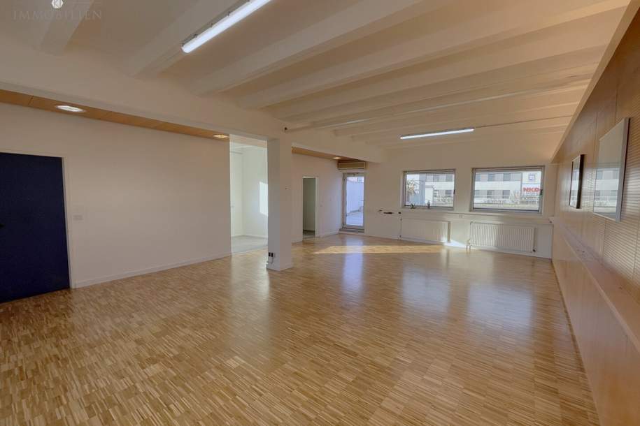 Helles Büro im Dachgeschoß mit eigener Terrasse - all-inclusive Miete, Gewerbeobjekt-miete, 1.477,14,€, 1140 Wien 14., Penzing