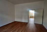 Unbefristete 2 Zimmer Wohnung mit Gartenmitbenützung