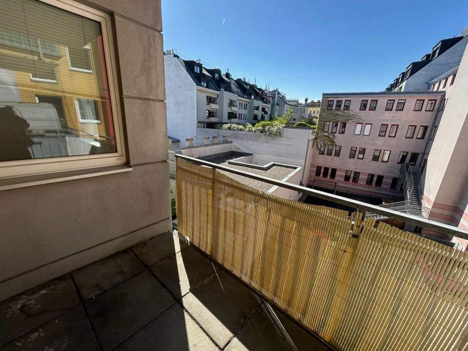 Hofseitige 1-Zimmer-Wohnung mit Balkon