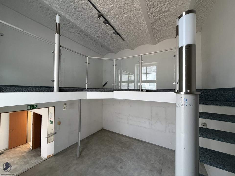 Geschäftslokal / Bürofläche mit Galerieebene