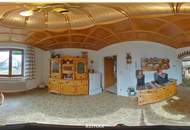 Vorne Garten. Hinten Grün. Innen viel Licht und Wohnqualität.