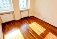 Zwischen Wiener Klassik und Naschmarkt Vibes - Ihr Zuhause mit Charme! Hofseitiger Balkon + Ruhiges Schlafzimmer! HIP und TRENDY die Gegend - Magisch schön das Altbauhaus - Ein MUST HAVE die Wohnung!