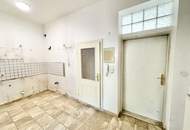Brigittaplatz | Bezaubernde 2 Zimmer Altbau mit Potenzial &amp; Grünblick für unter € 3.650/m2