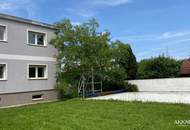 Großzügiges Zweifamilienhaus mit großem Garten und viel Potenzial