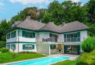 Repräsentative Villa mit Pool und Wellnessbereich in sonniger Waldrandruhelage