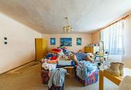 Renovierungsbedürftige Liegenschaft mit zwei Wohneinheiten, Nebengebäuden & Garage!