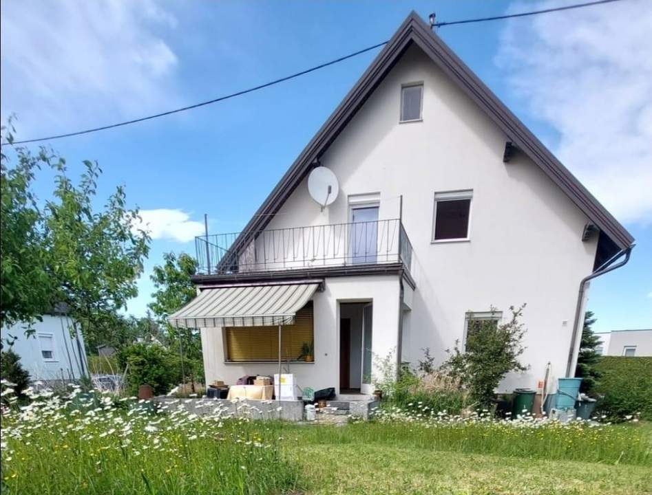 Einfamilienhaus auf 830 m² Grund zum Innsanieren
