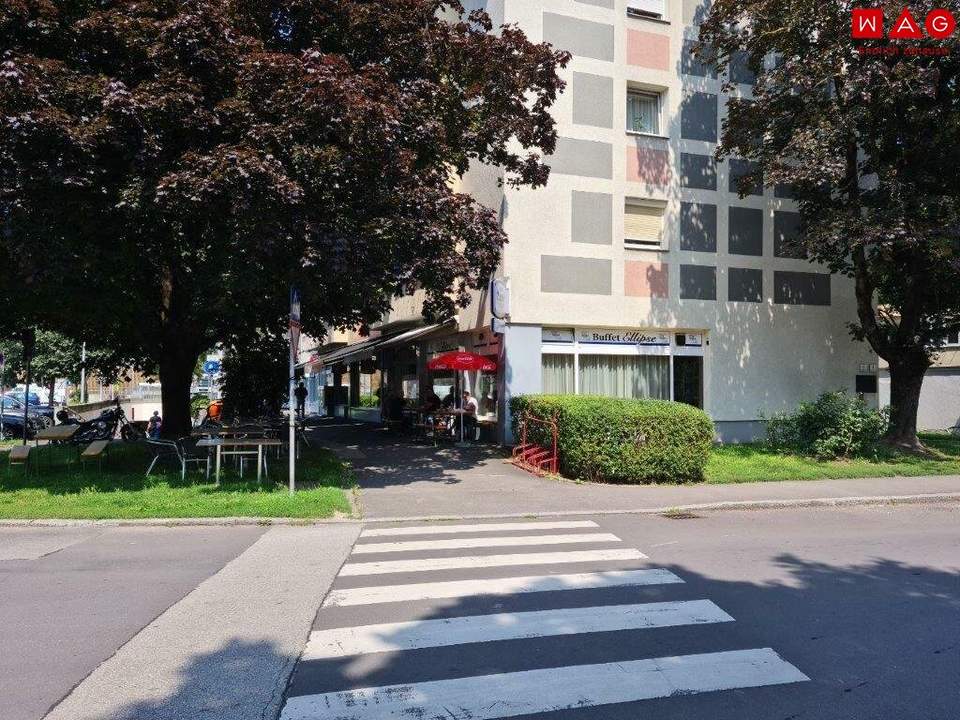 Gastronomiefläche / "Cafe Friends" in Linz / Bindermichl - Keferfeld - auf Wunsch voll ausgestattet mit attraktivem Gastgarten – 81,28 m² | Barrierefrei | Aufsperren & Losstarten