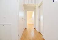 Charmante Dachgeschosswohnung mit viel Licht und luftiger Raumhöhe! Innenhof-Süd-Ausrichtung! Top Anbindung! Ab sofort verfügbar!
