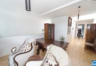 Lichtdurchfluteten Dachgeschoß-Maisonettewohnung mit traumhafter Terrasse und Grünblick!