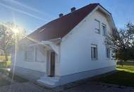 Kreative Villa mit Wintergarten und Nebengebäude