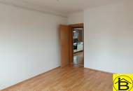 15549 Top Wohnung mit Balkon, Top Lage!