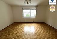 !Separat begehbare zwei Zimmer + große Küche!