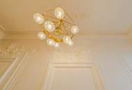 Historischer Flair in exklusiver Lage: 2-Zimmer-Altbau mit Potenzial