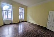 1 Zimmer Wohnungen, 2 Stück im gleichen Haus, zum sanieren. Im 1. Stock mit Aufzug.